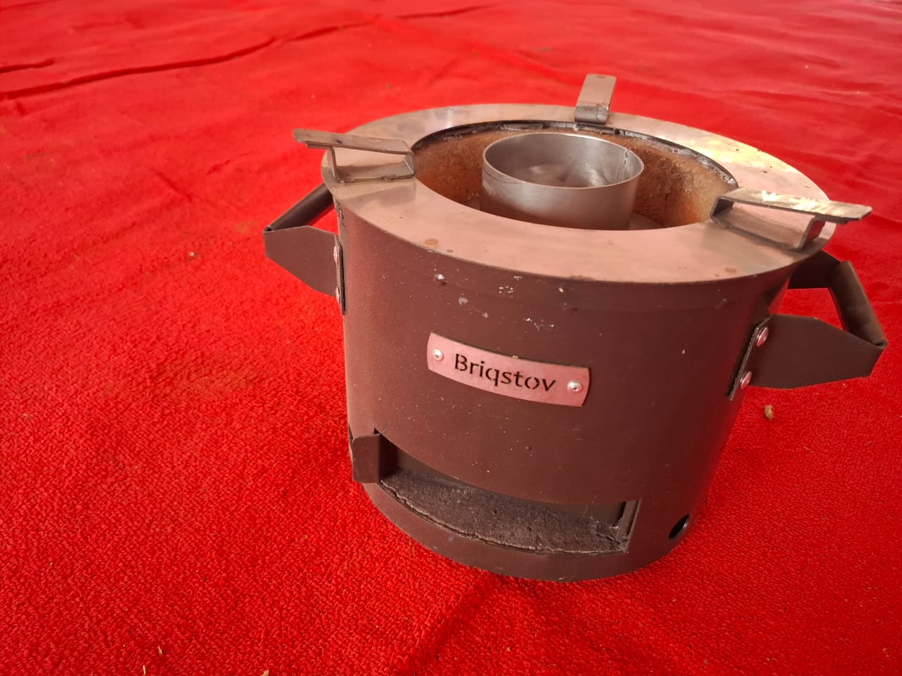Demonstration of Jambo Clean Energy Innovative cookstove briqstove